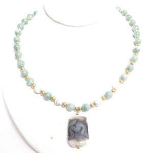Green White Agate Gemstone Pendant Necklace